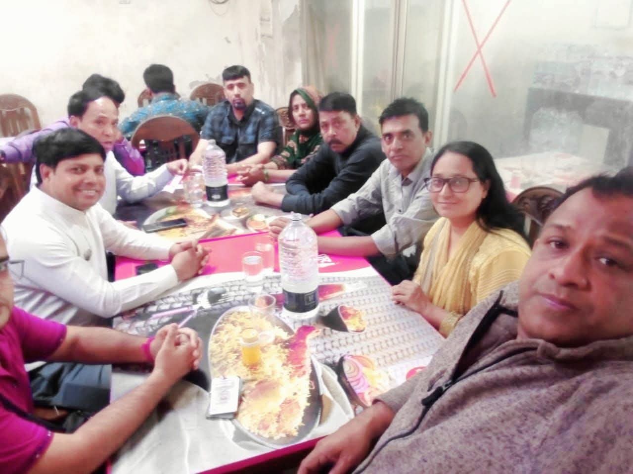 বাংলাদেশ শিল্পকলা একাডেমিতে কর্মীদের সাথে মতবিনিময় সভায়