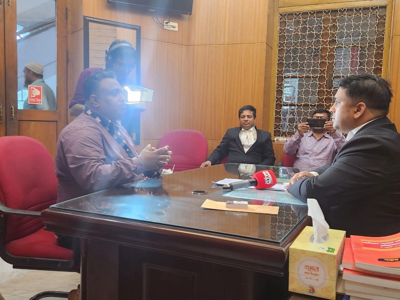 সুপ্রিম কোর্ট বারের সভাপতির সাথে বিশেষ আলোচনায়
